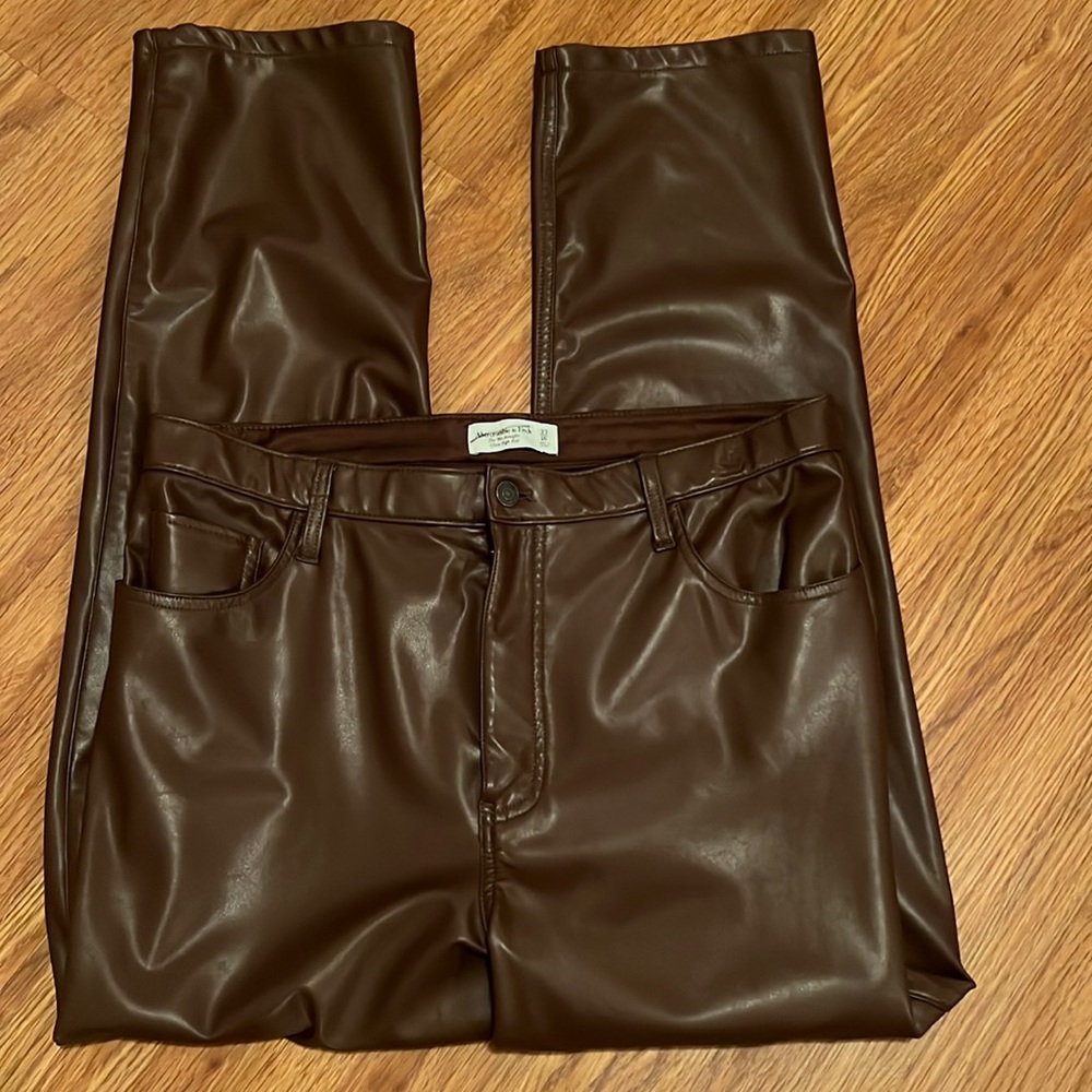 Abercrombie 90s straight ultra high rise size 33/16